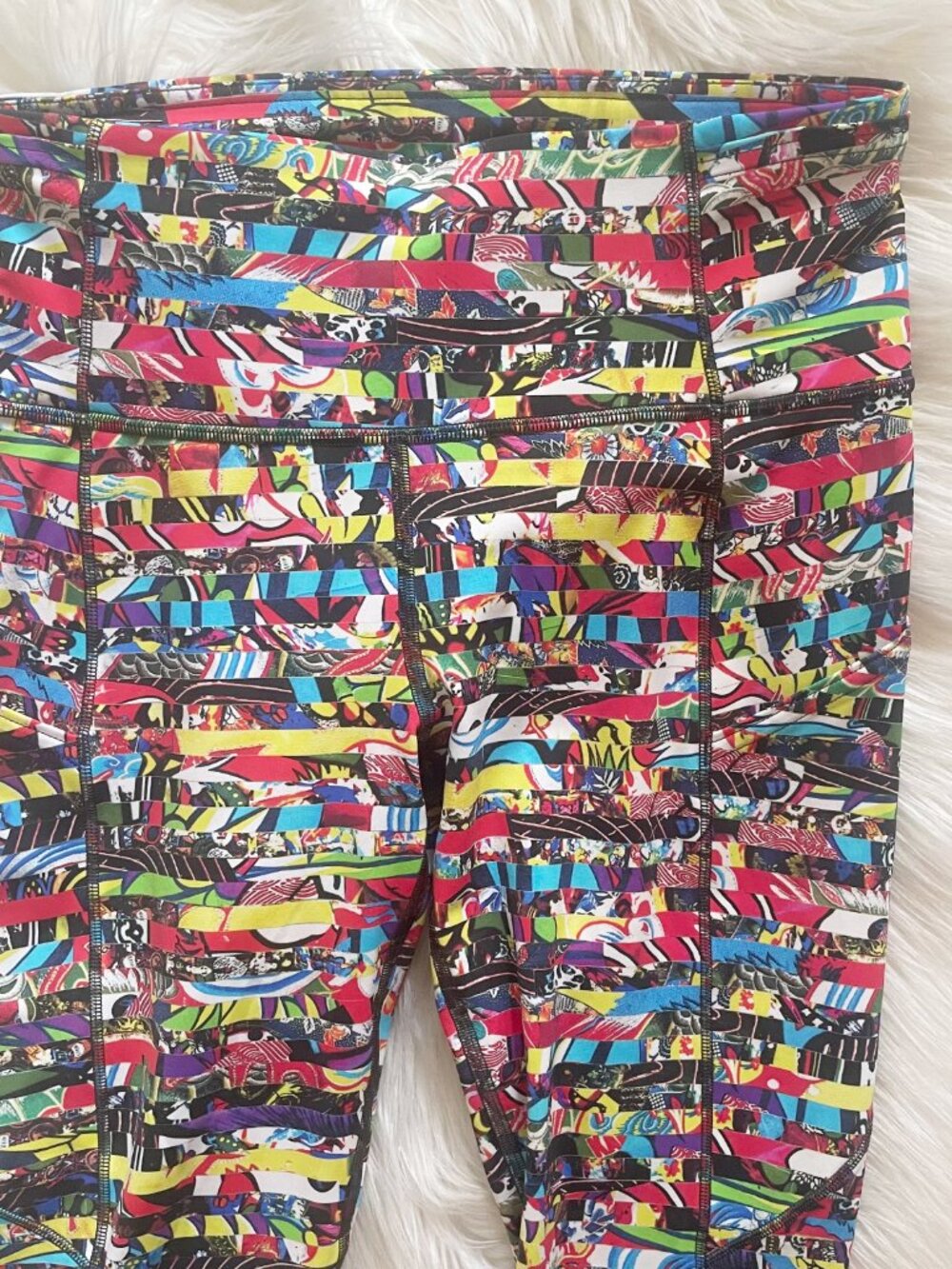 RARE 2018 SEAWHEEZE Lululemon Lego Print Fast Free 7/8 Laser Hem Leggings - Picture 2 of 7